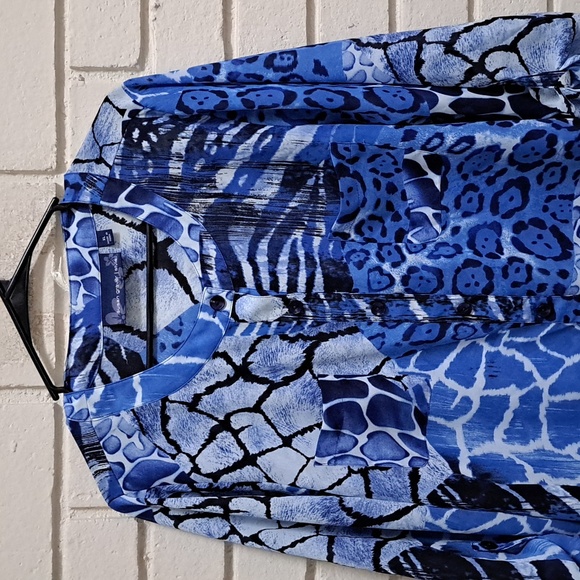 Susan Graver Button-Up Snakeprint 3/4 Button Sleeve Blouse. Size XL - Picture 2 of 9